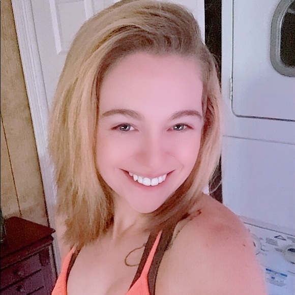 Meet your Posher, Amber - Picture 1 of 1